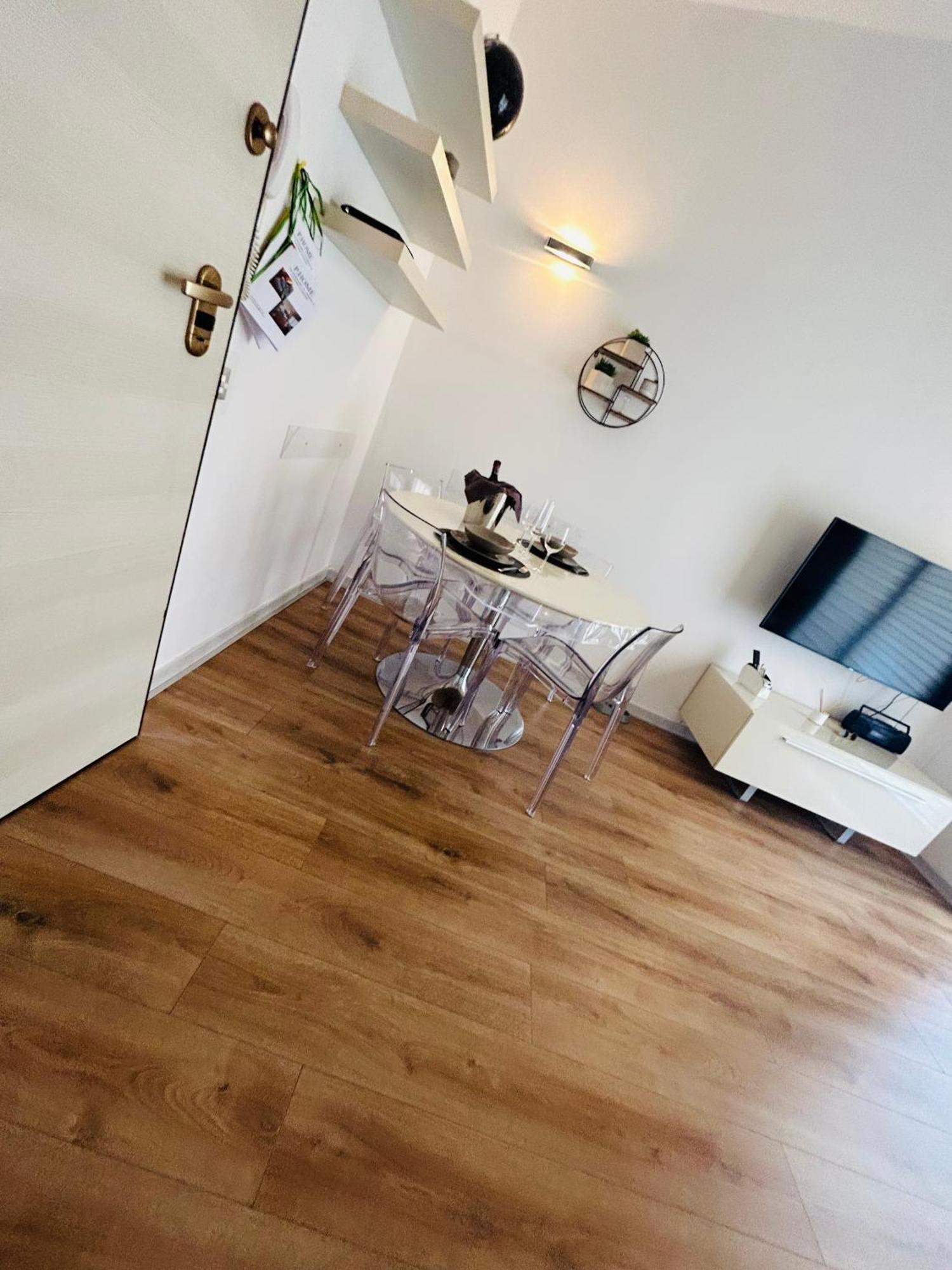 P. Home La Maddalena  エクステリア 写真