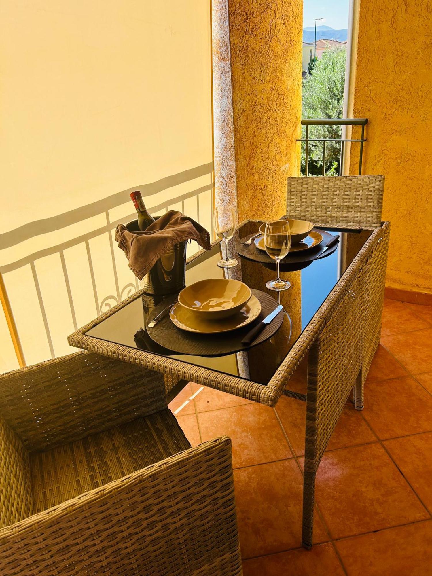 P. Home La Maddalena  エクステリア 写真